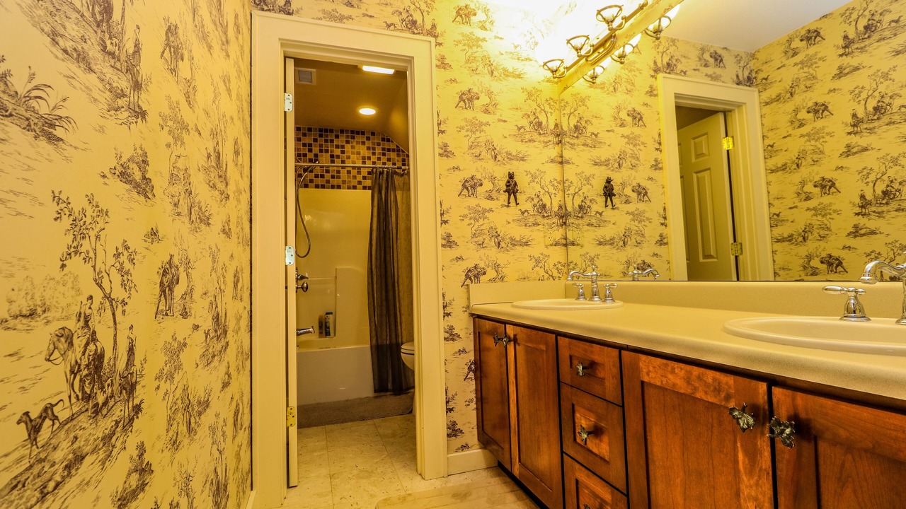 Photo of Bathroom in Charter Hills