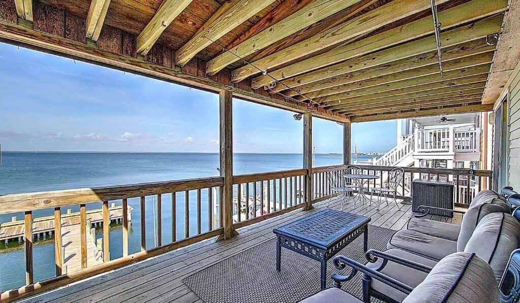 Photo of Patio Balcony in North Beach Haven