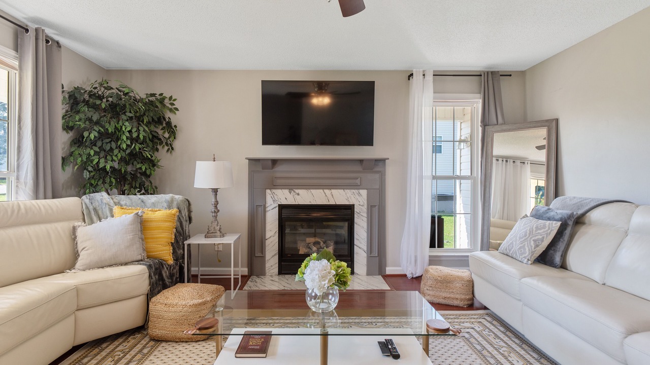 Photo of Livingroom in Southeast Raleigh