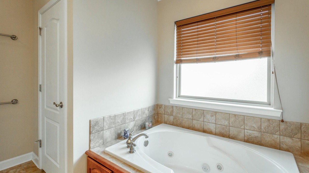 Photo of Bathroom in Graysville