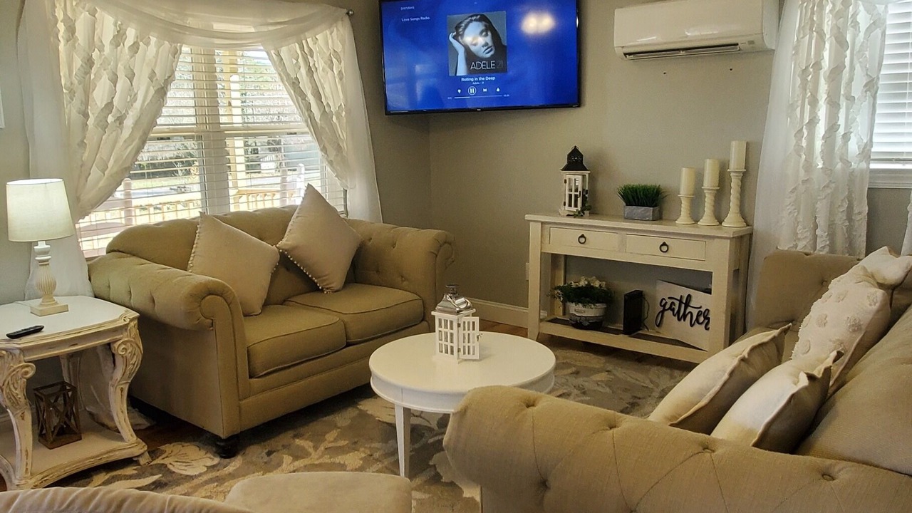 Photo of Livingroom in Tunnel Hill