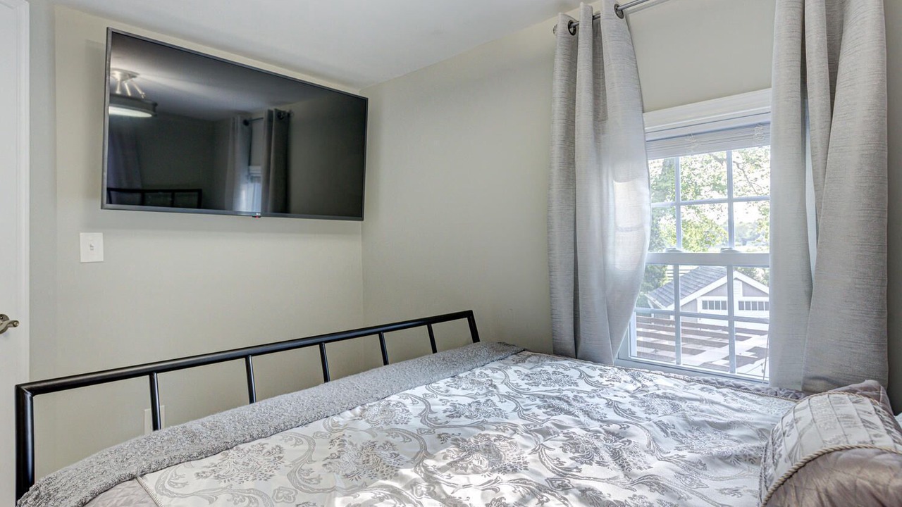 Photo of Bedroom in Middleburg