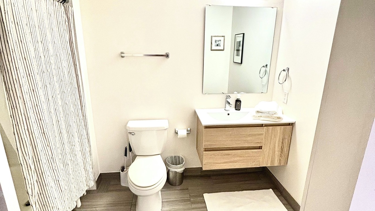 Photo of Bathroom in Deco District