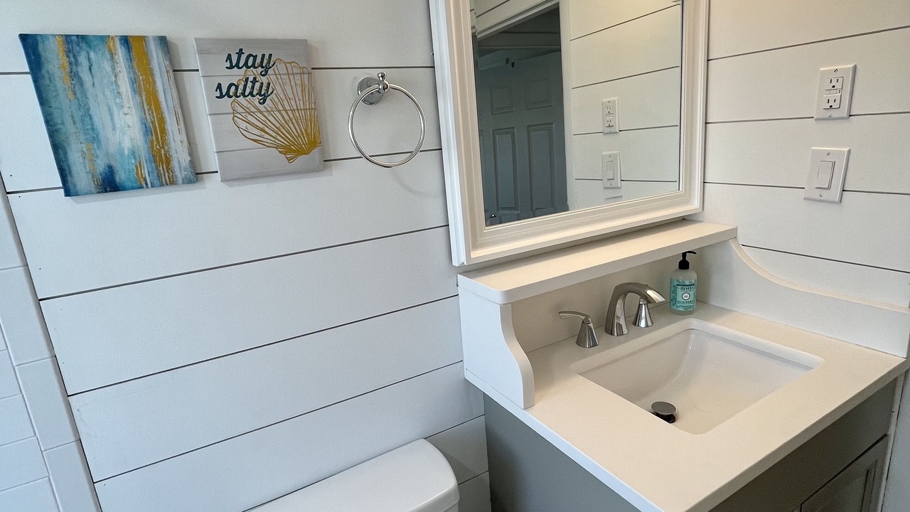 Photo of Bathroom in Avalon