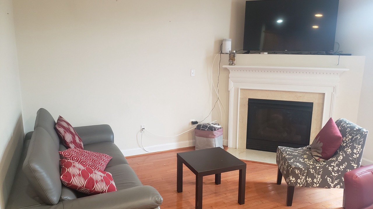 Photo of Livingroom in Gaithersburg