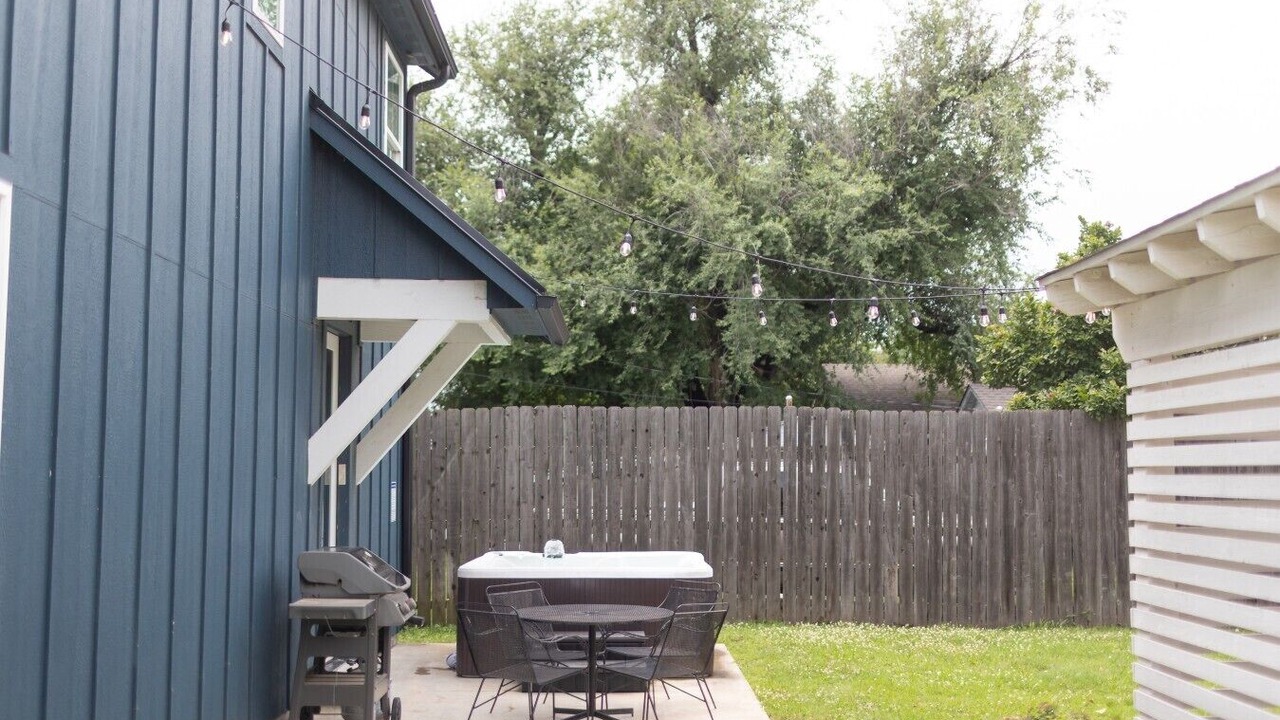 Photo of Others in Broken Arrow