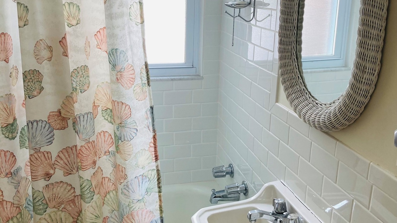 Photo of Bathroom in Margate City