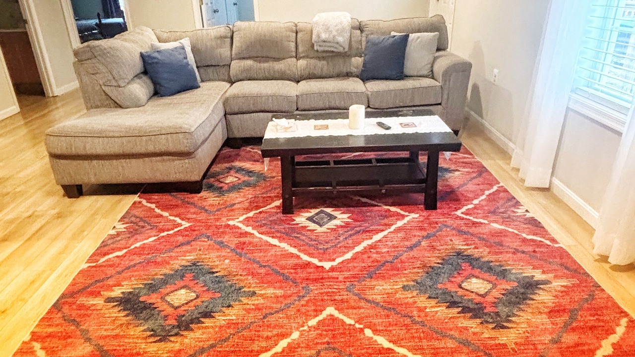 Photo of Livingroom in White Hall