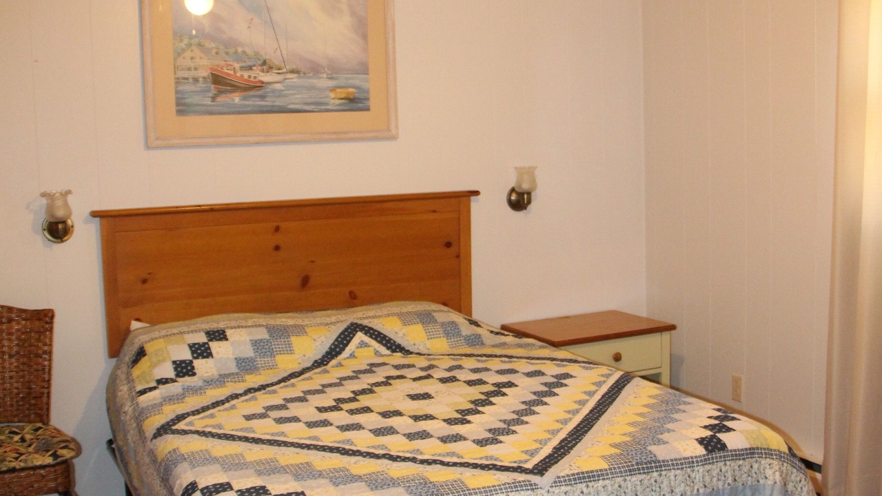 Photo of Bedroom in Deep Hole
