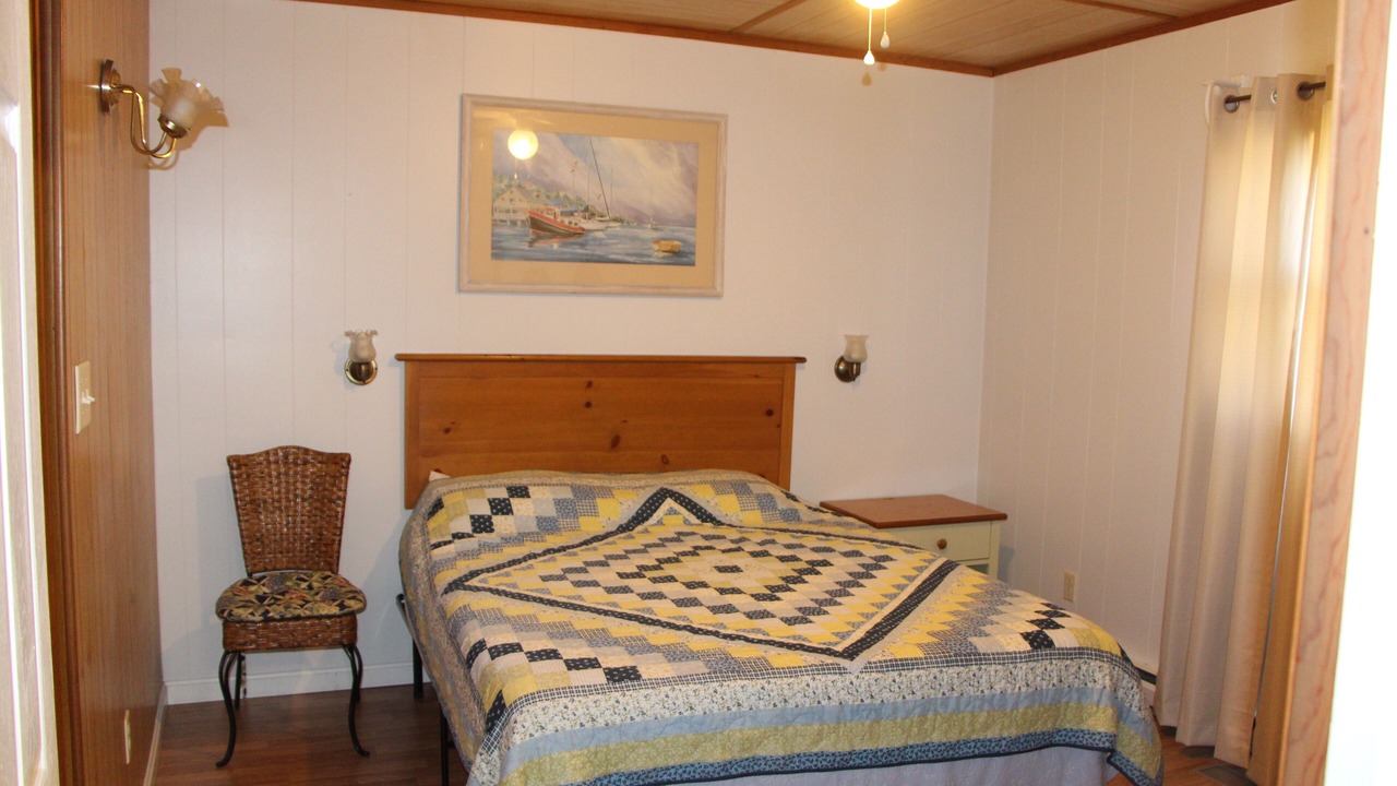 Photo of Bedroom in Deep Hole