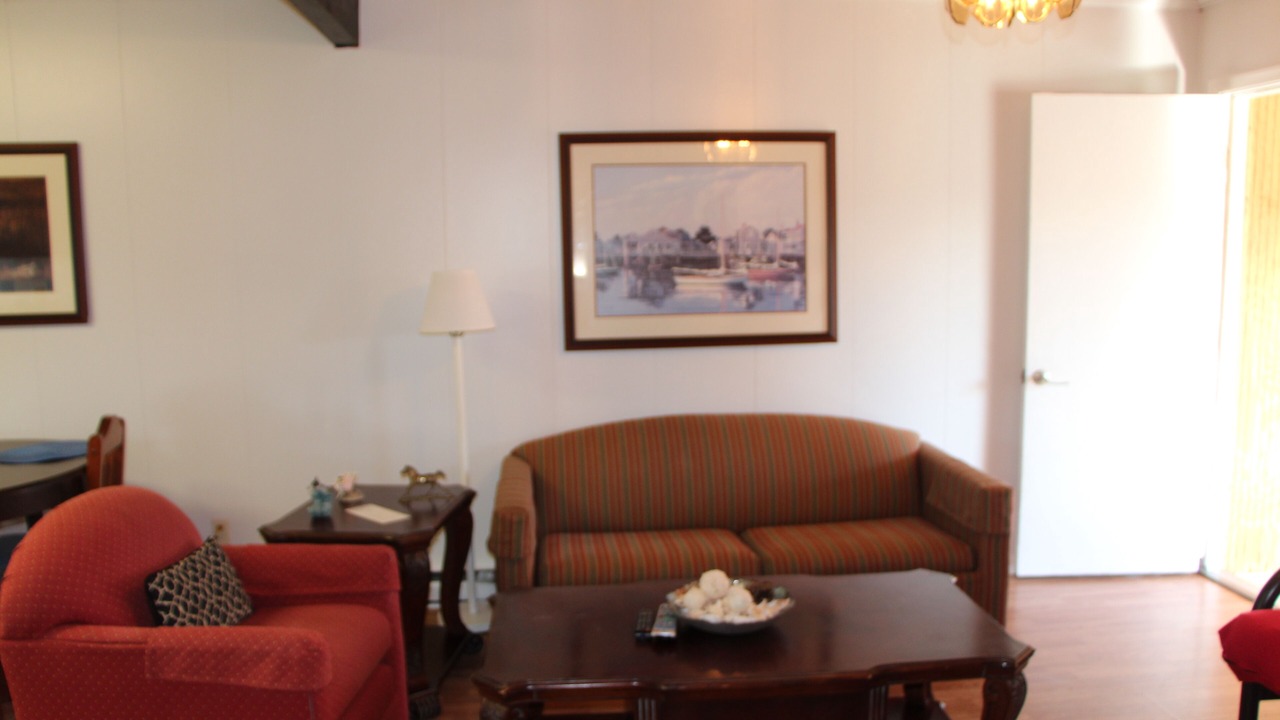 Photo of Livingroom in Deep Hole