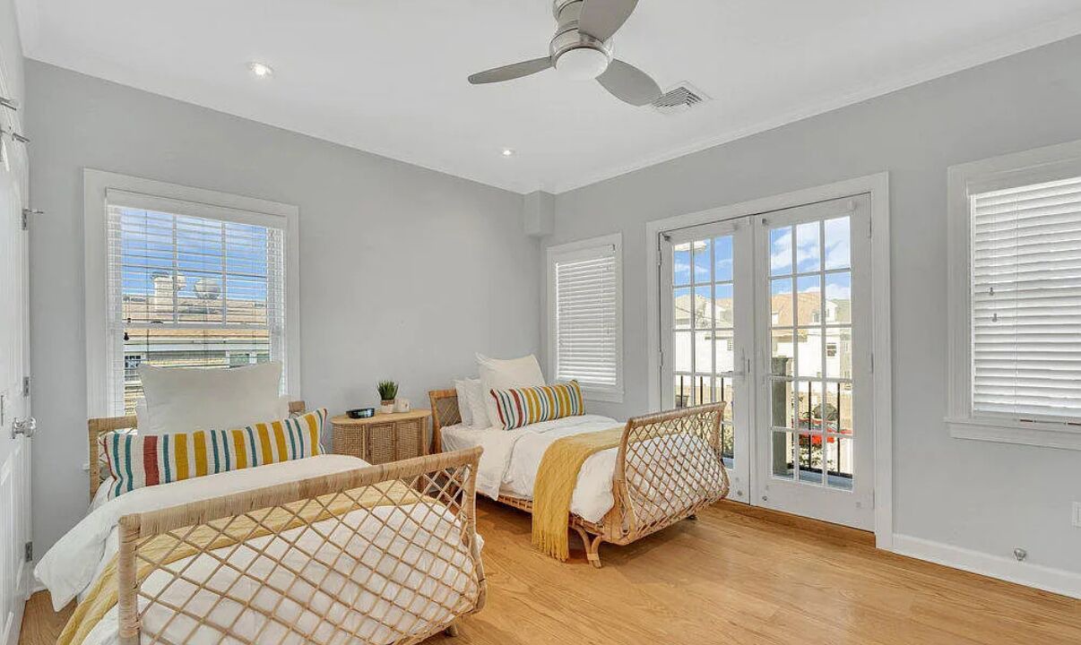 Photo of Bedroom in Wall