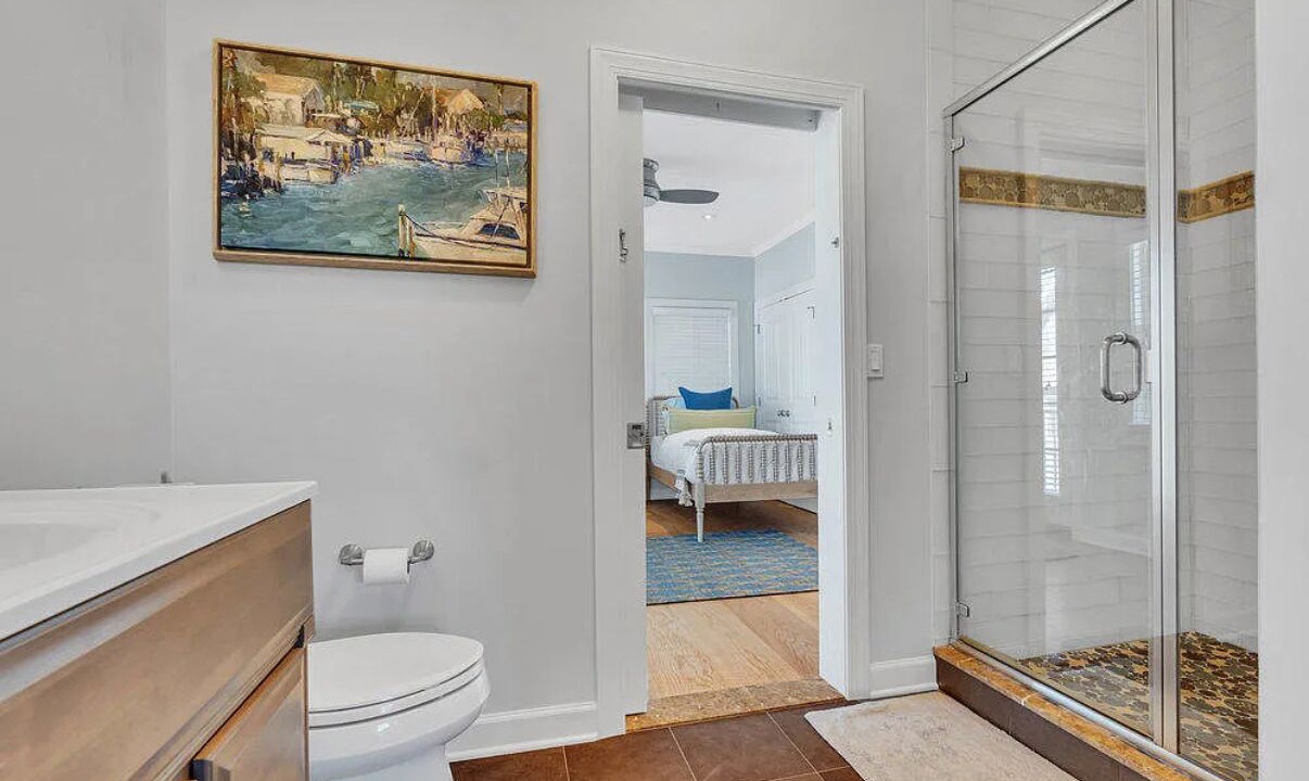 Photo of Bathroom in Wall