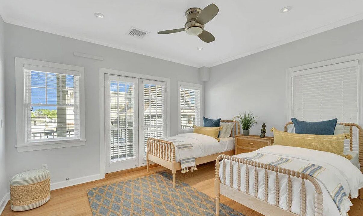Photo of Bedroom in Wall