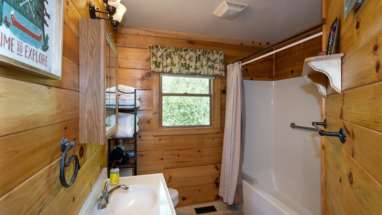 Photo of Bathroom in Sugar Grove