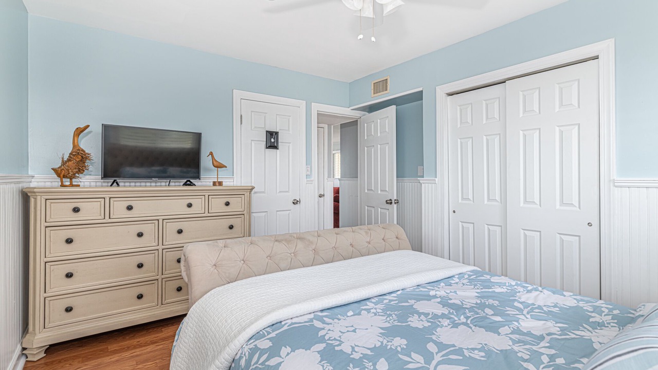 Photo of Bedroom in Barnegat Light