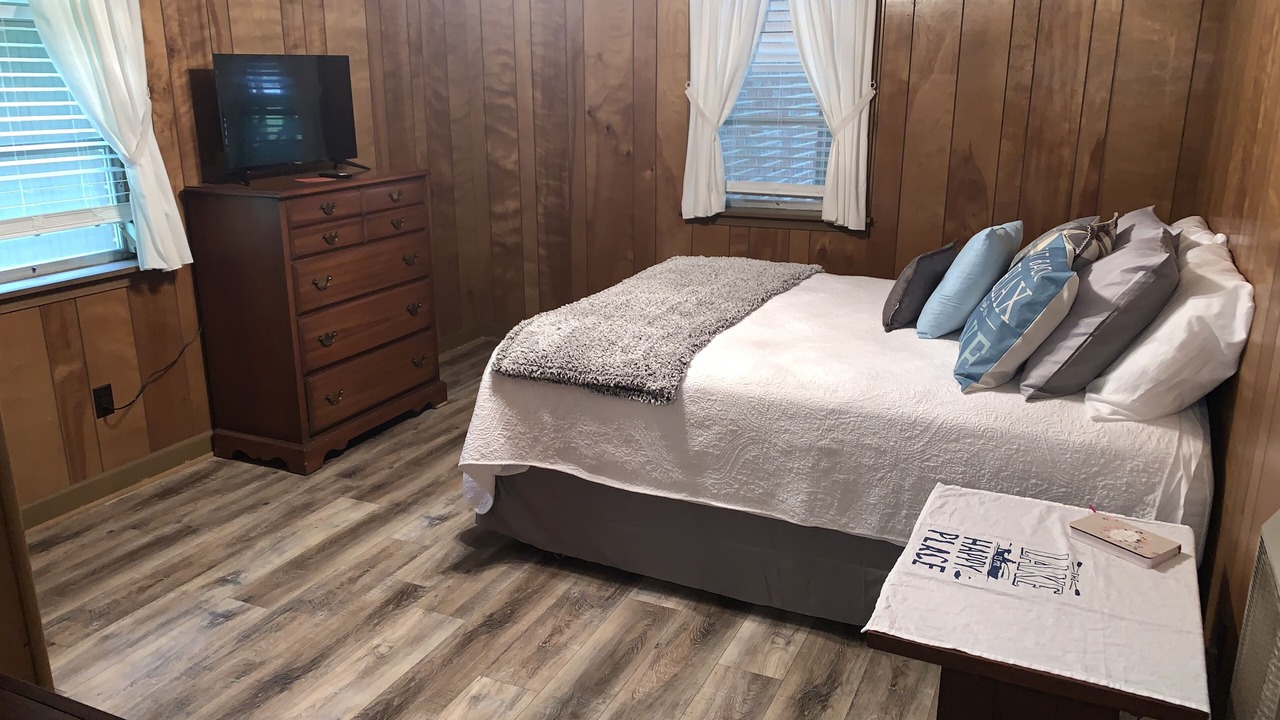 Photo of Bedroom in Cedar Bluff