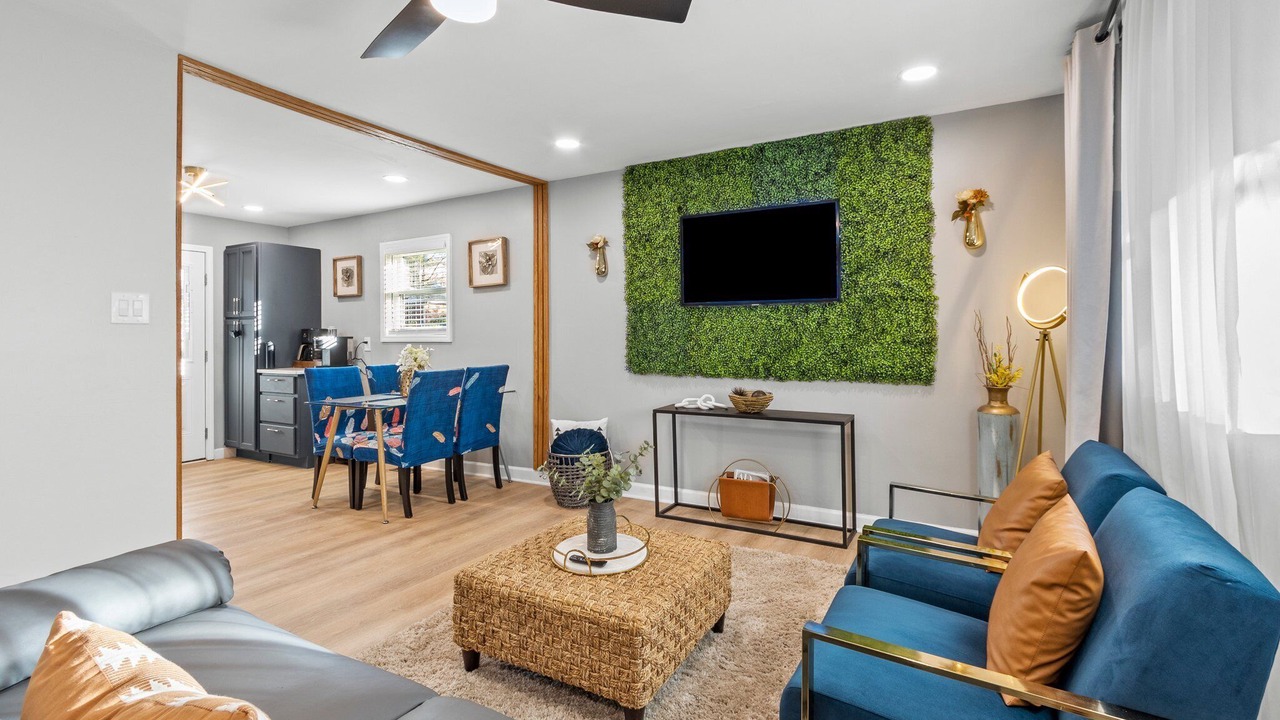 Photo of Livingroom in Southeast Raleigh