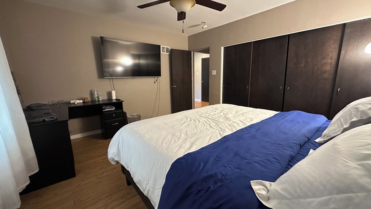 Photo of Bedroom in Morton Grove