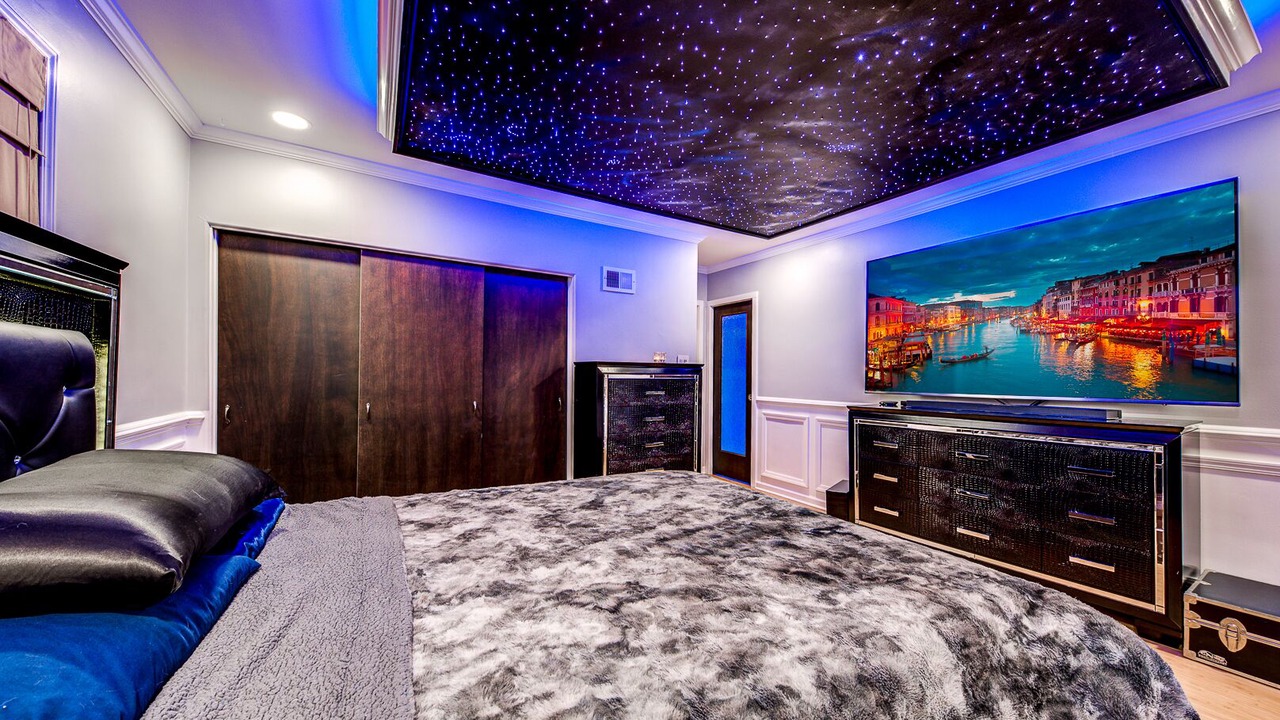 Photo of Bedroom in Morton Grove