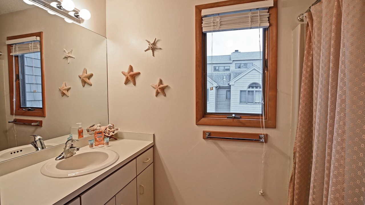 Photo of Bathroom in Fenwick Island