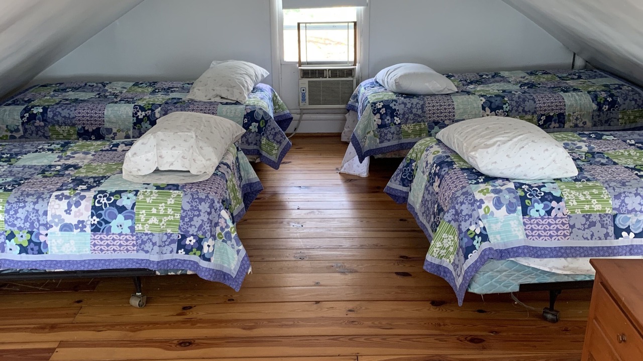 Photo of Bedroom in Tracys Landing