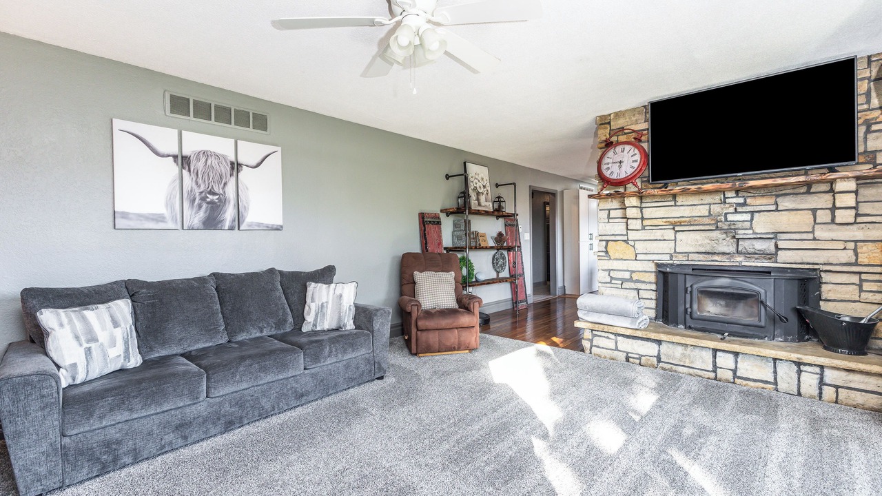 Photo of Livingroom in Table Mound