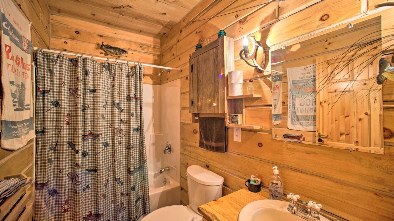 Photo of Bathroom in Putnam County