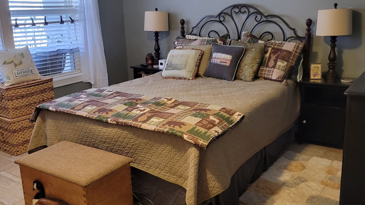 Photo of Bedroom in Chariton County