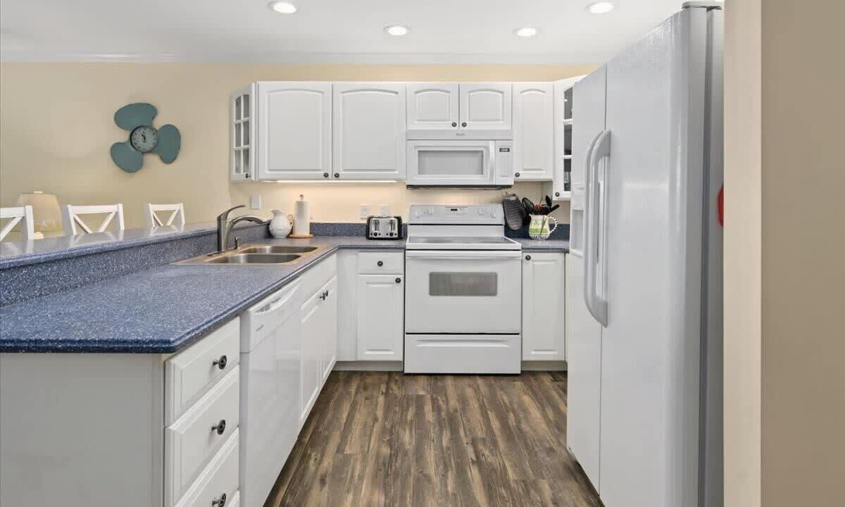 Photo of Kitchen in Heron Harbour Isle