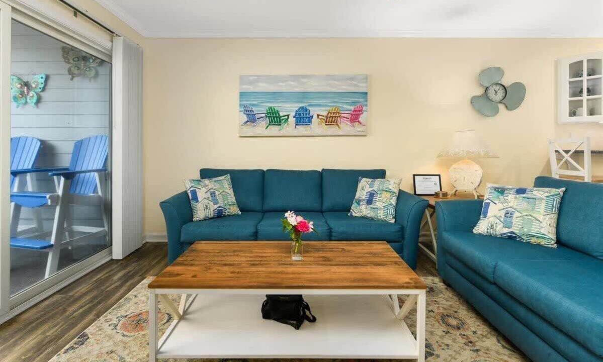 Photo of Livingroom in Heron Harbour Isle