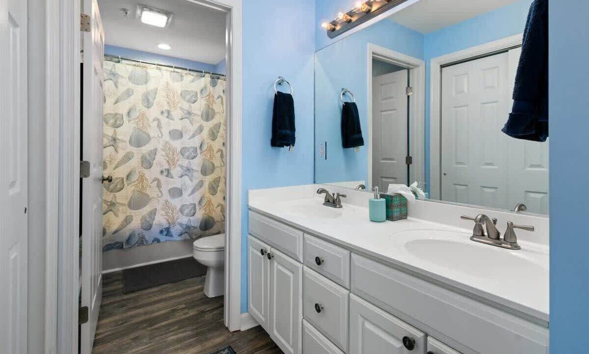 Photo of Bathroom in Heron Harbour Isle