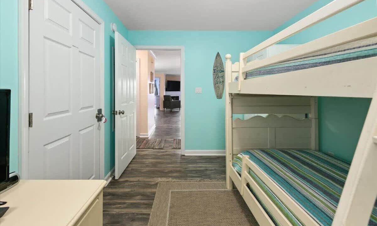 Photo of Bedroom in Heron Harbour Isle