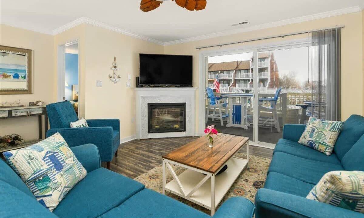 Photo of Livingroom in Heron Harbour Isle