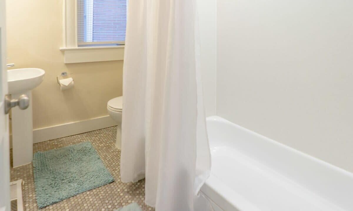 Photo of Bathroom in Tower Grove East