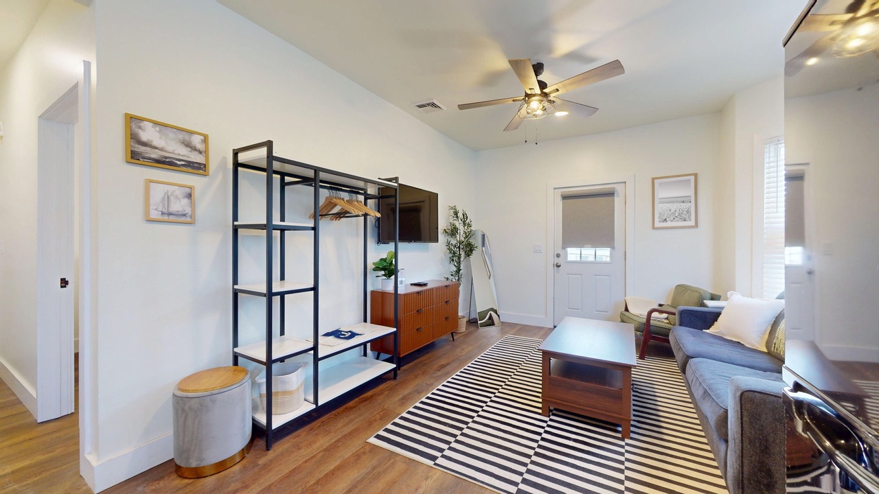 Photo of Livingroom in North End