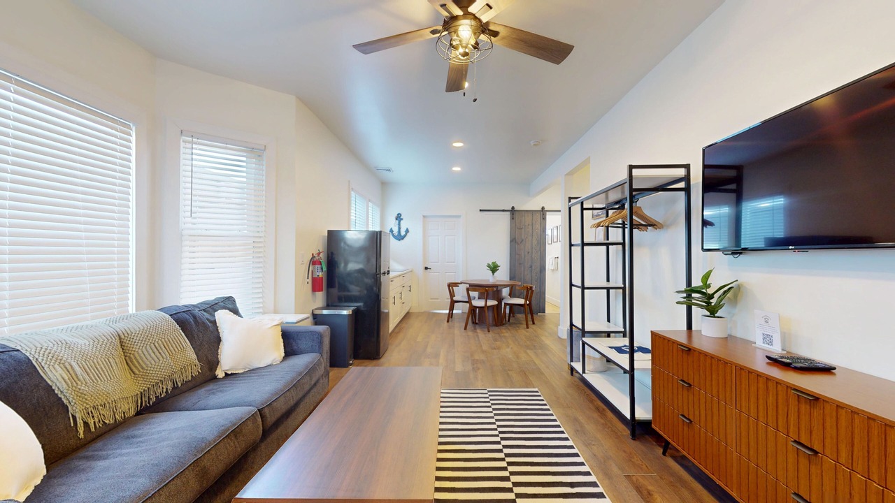Photo of Livingroom in North End