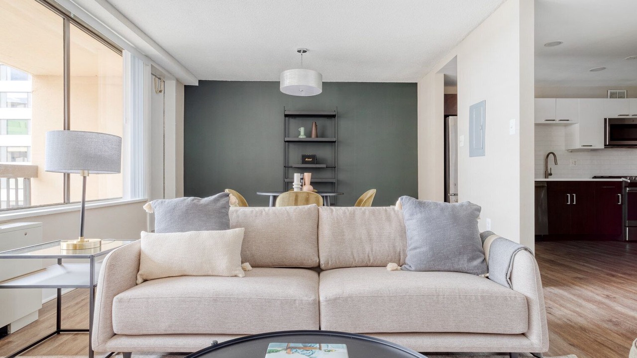 Photo of Livingroom in Crystal City