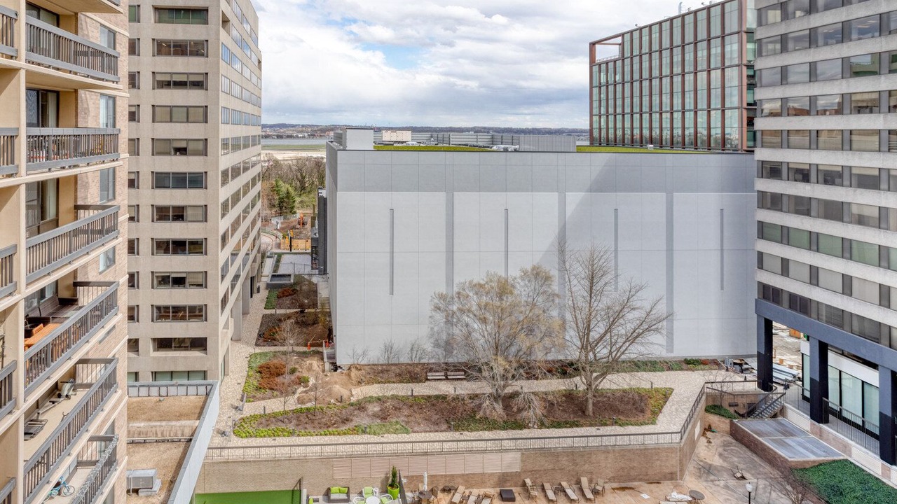 Photo of Outdoor in Crystal City