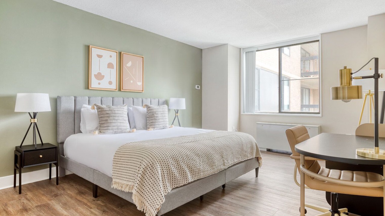 Photo of Bedroom in Crystal City