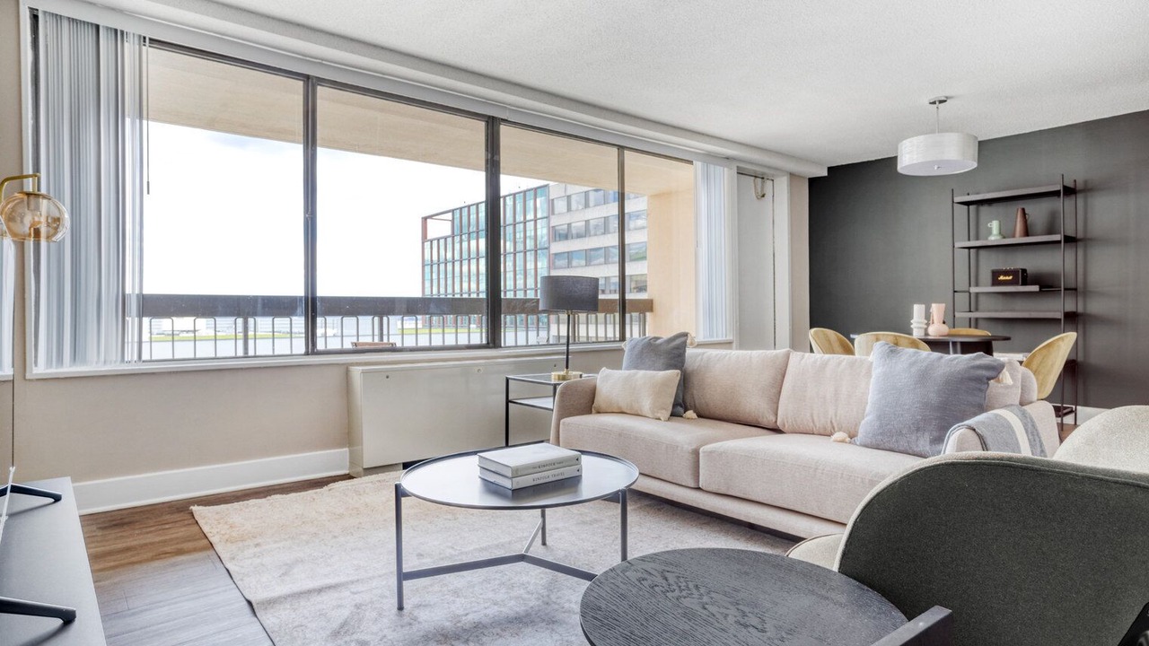 Photo of Livingroom in Crystal City