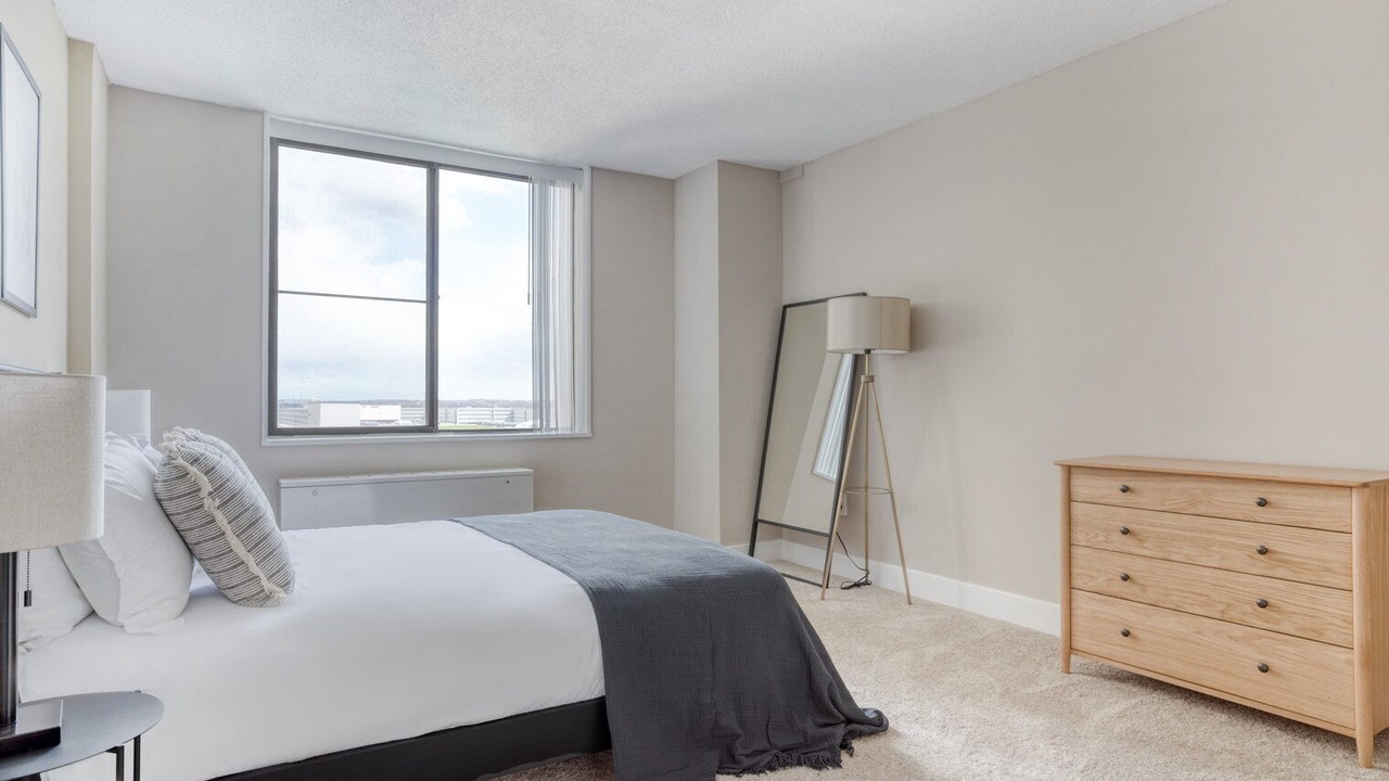 Photo of Bedroom in Crystal City
