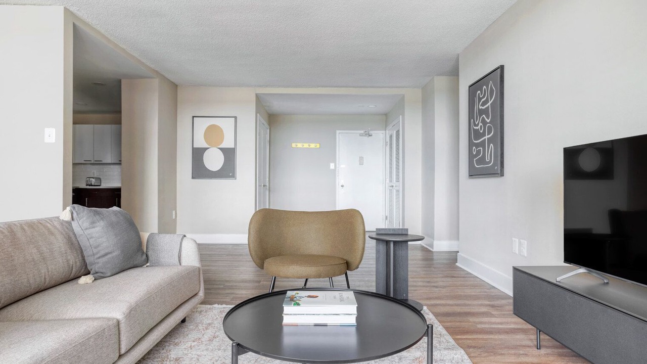 Photo of Livingroom in Crystal City