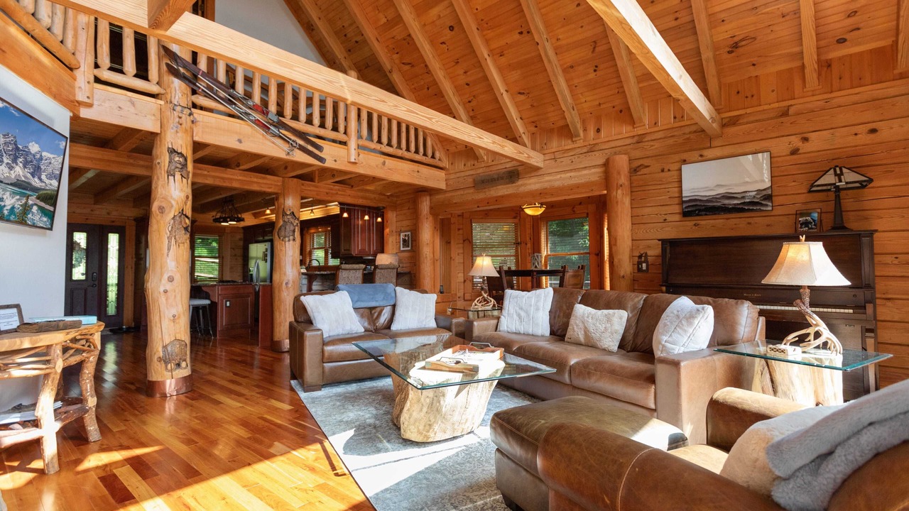 Photo of Livingroom in Seven Devils