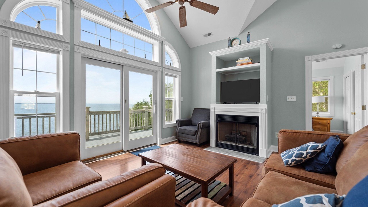 Photo of Livingroom in Monteray Shores