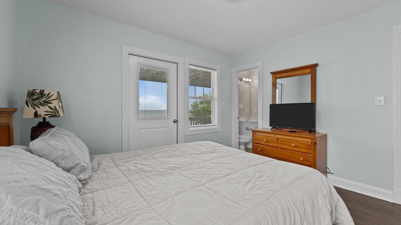 Photo of Bedroom in Monteray Shores
