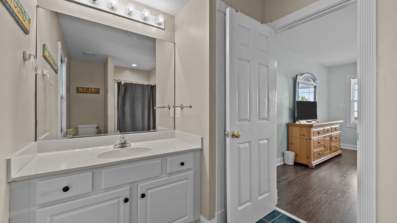 Photo of Bathroom in Monteray Shores
