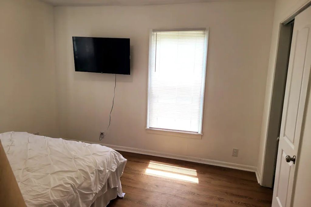 Photo of Bedroom in Crestline Heights