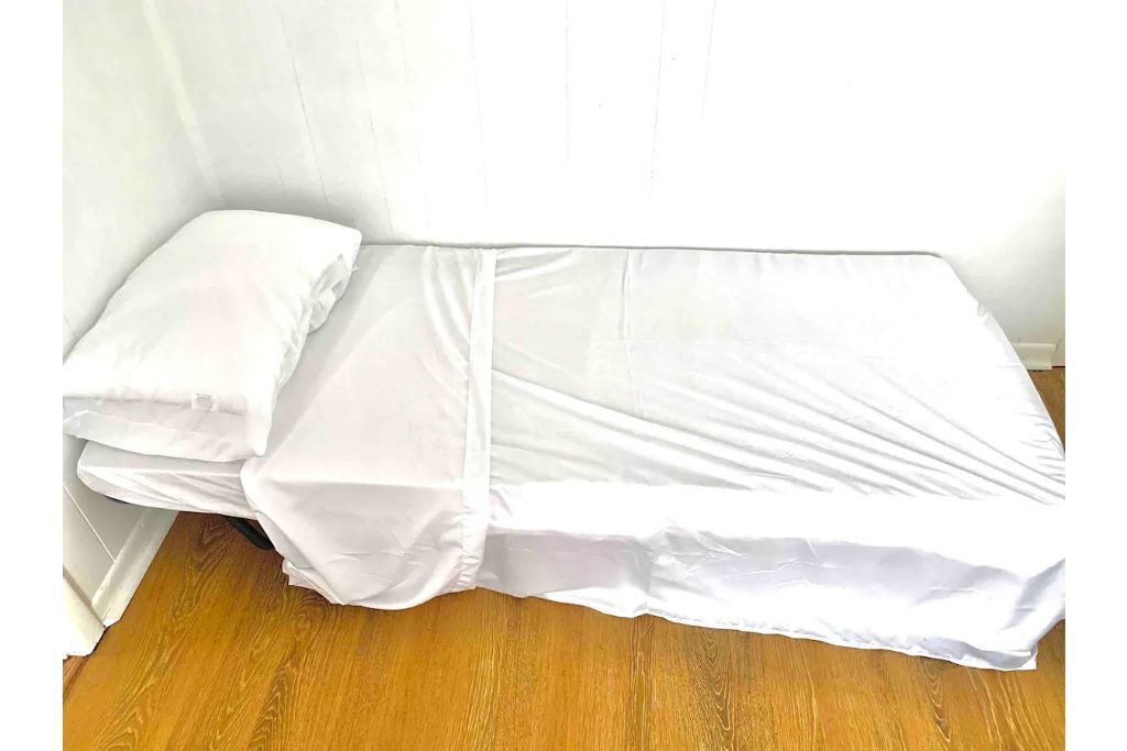 Photo of Bedroom in Crestline Heights