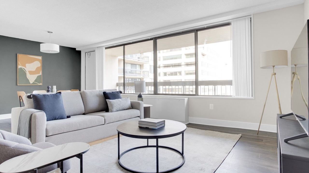 Photo of Livingroom in Crystal City